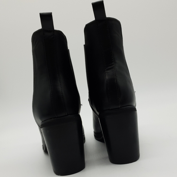 Aus 9 Lavish Black Faux Leather Heeled Boots - Picture 3 of 16